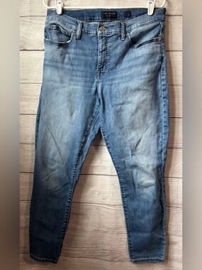 Lucky Brand mid rise skinny jeans, size 14